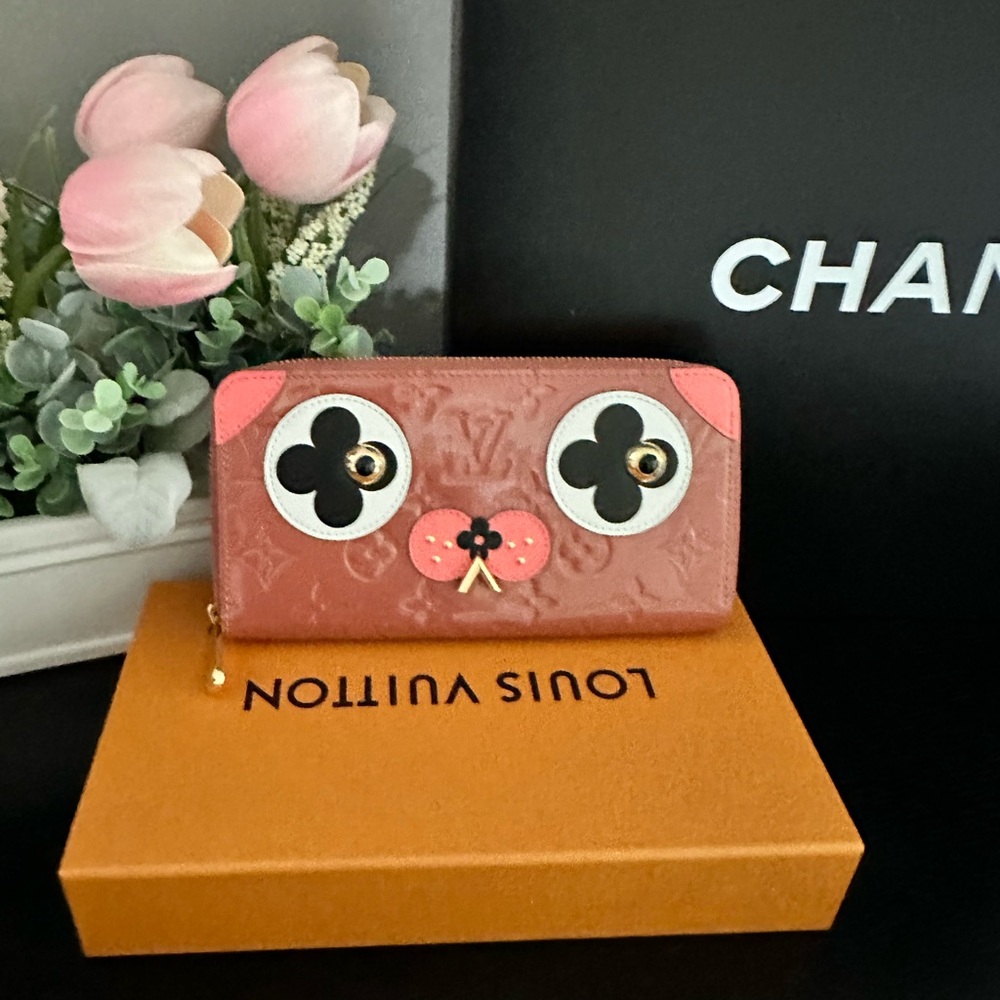 Louis Vuitton Special Edition Monogram Vernis Pink Dog Wallet